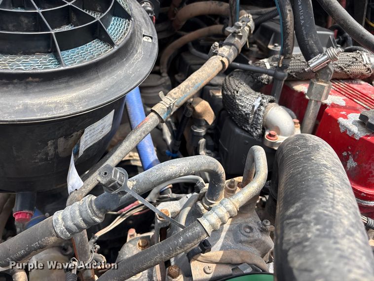 image for item EG9124 2013 Freightliner Business Class M2 fuel / lube truck