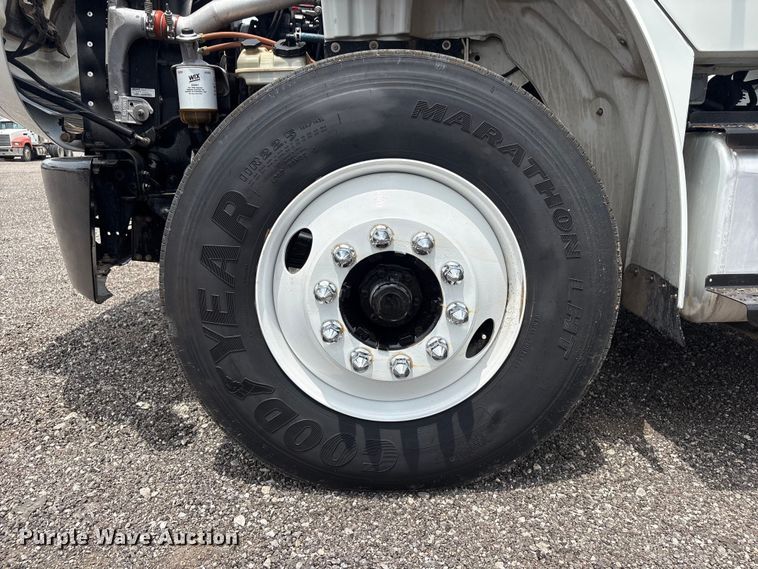 image for item EG9124 2013 Freightliner Business Class M2 fuel / lube truck