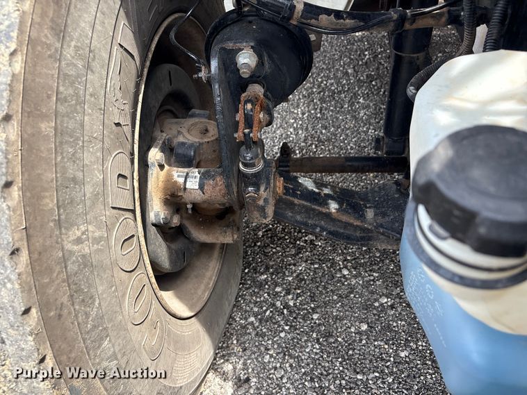 image for item EG9124 2013 Freightliner Business Class M2 fuel / lube truck