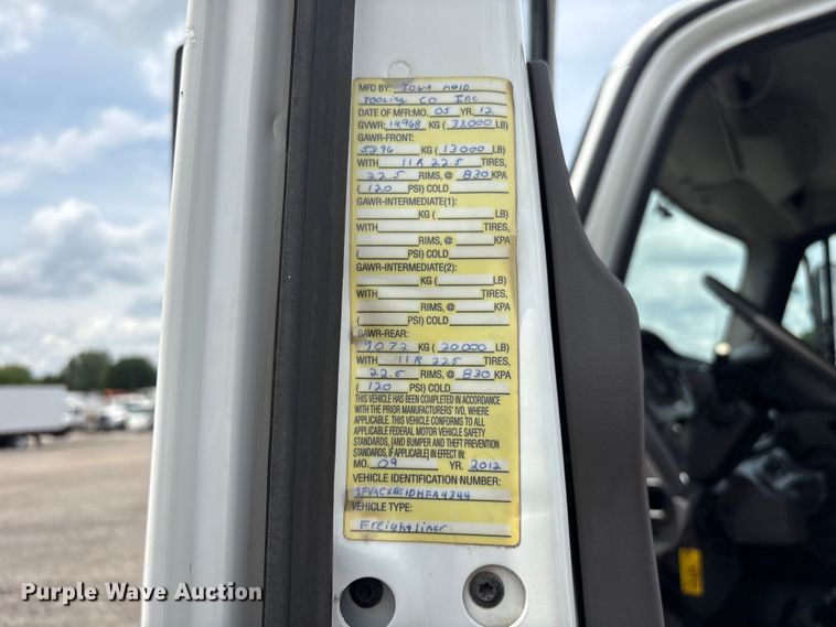 image for item EG9124 2013 Freightliner Business Class M2 fuel / lube truck