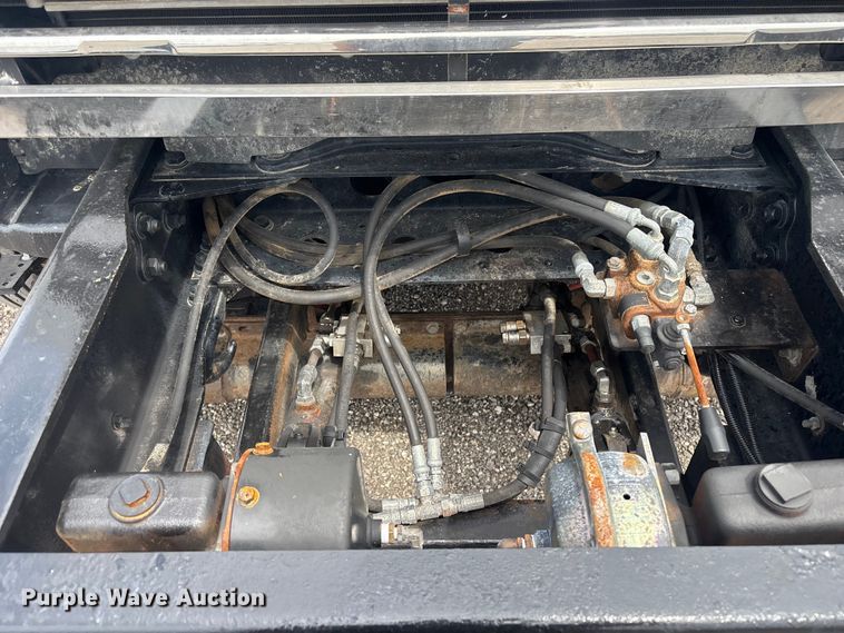 image for item EG9125 2013 Freightliner Business Class M2 Ext. Cab utility / service truck