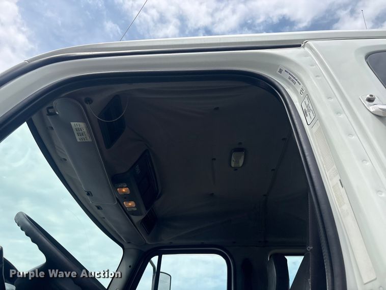 image for item EG9125 2013 Freightliner Business Class M2 Ext. Cab utility / service truck