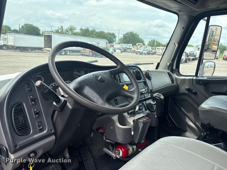 image for item EG9125 2013 Freightliner Business Class M2 Ext. Cab utility / service truck