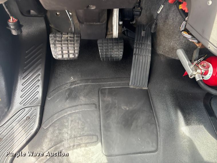 image for item EG9125 2013 Freightliner Business Class M2 Ext. Cab utility / service truck