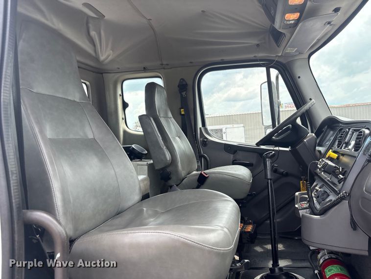 image for item EG9125 2013 Freightliner Business Class M2 Ext. Cab utility / service truck