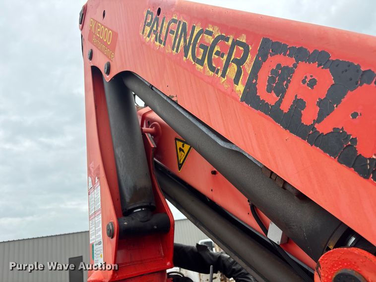 image for item EG9129 2009 International WorkStar 7400 crane truck