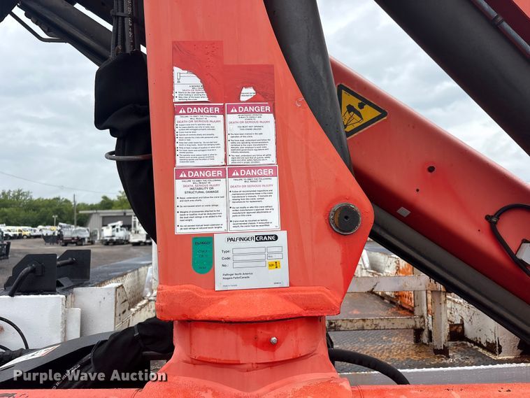 image for item EG9129 2009 International WorkStar 7400 crane truck