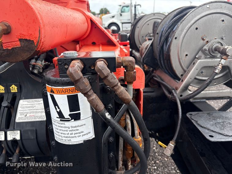 image for item EG9129 2009 International WorkStar 7400 crane truck