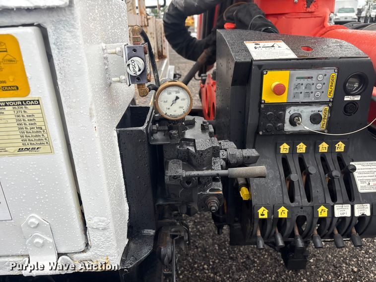 image for item EG9129 2009 International WorkStar 7400 crane truck