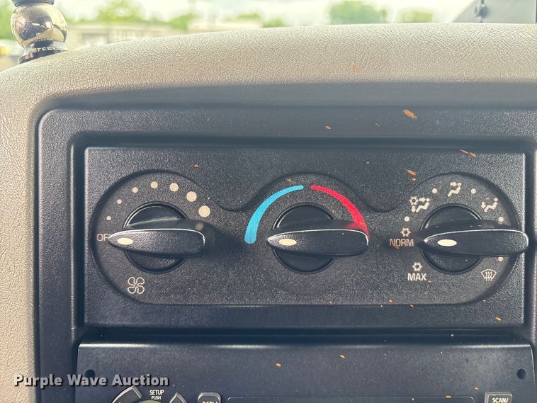 image for item EG9129 2009 International WorkStar 7400 crane truck