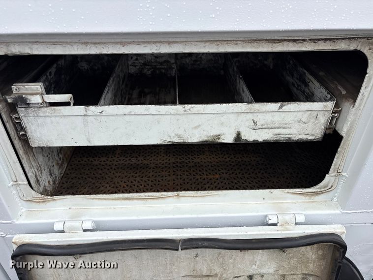 image for item EG9131 2016 Ford F250 Super Duty Ext. Cab utility bed pickup truck