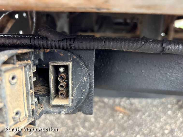 image for item EG9131 2016 Ford F250 Super Duty Ext. Cab utility bed pickup truck