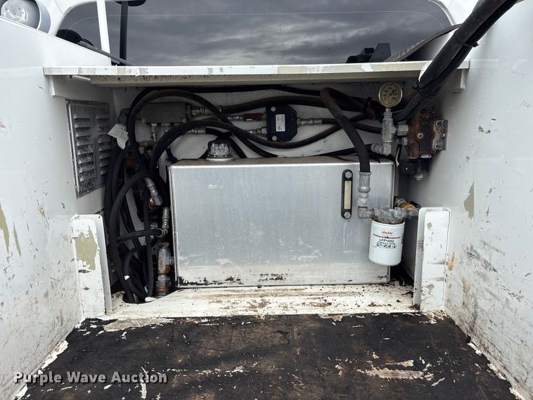 image for item EG9131 2016 Ford F250 Super Duty Ext. Cab utility bed pickup truck