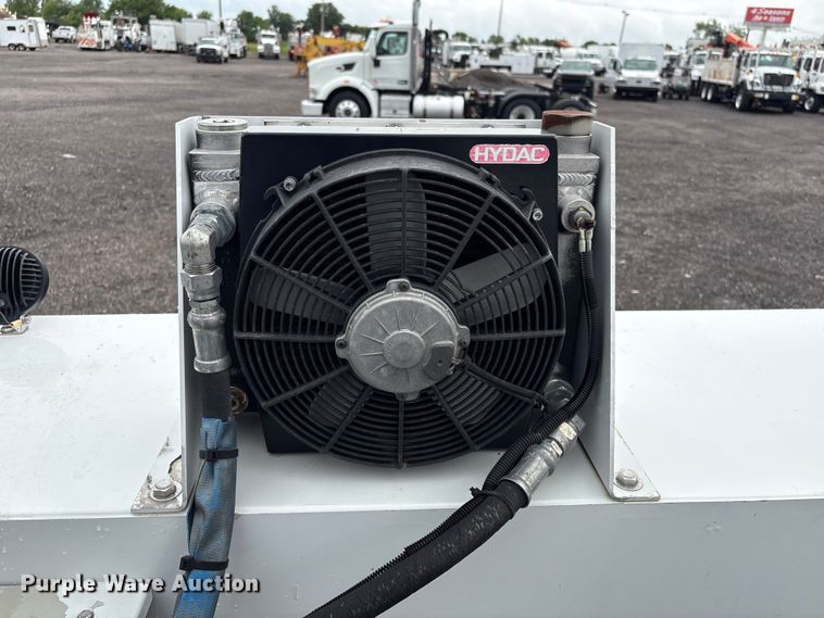 image for item EG9131 2016 Ford F250 Super Duty Ext. Cab utility bed pickup truck
