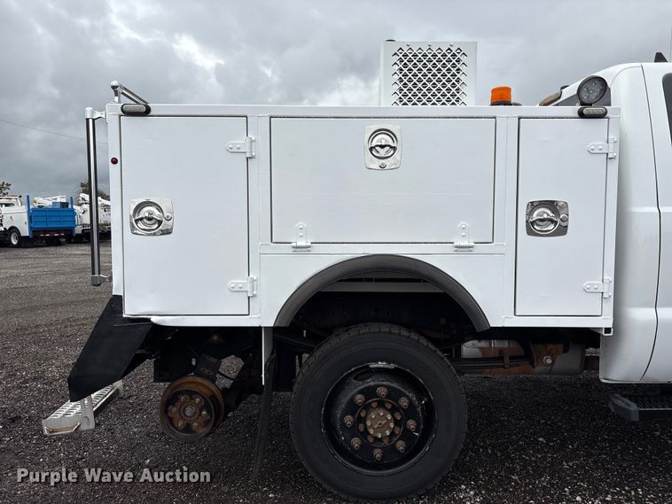 image for item EG9131 2016 Ford F250 Super Duty Ext. Cab utility bed pickup truck