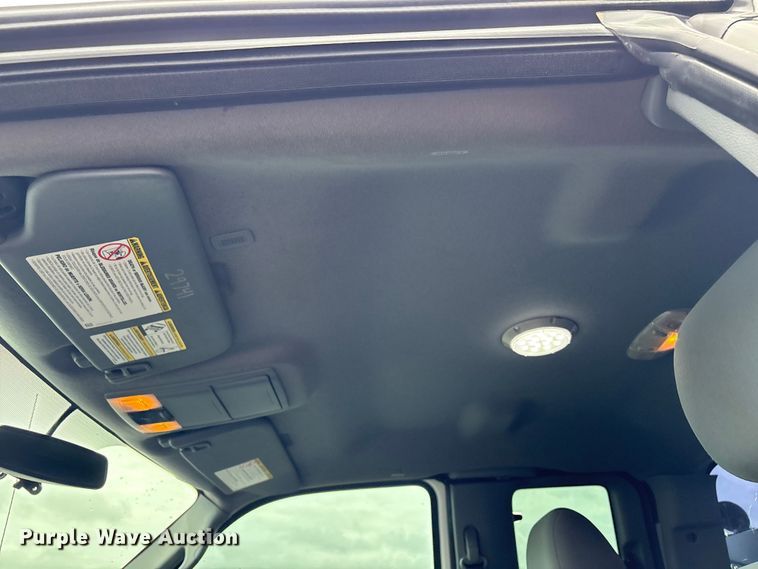 image for item EG9131 2016 Ford F250 Super Duty Ext. Cab utility bed pickup truck