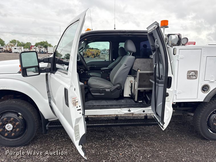 image for item EG9131 2016 Ford F250 Super Duty Ext. Cab utility bed pickup truck