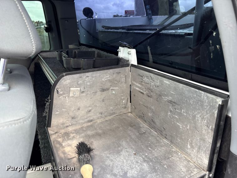 image for item EG9131 2016 Ford F250 Super Duty Ext. Cab utility bed pickup truck