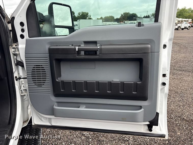 image for item EG9131 2016 Ford F250 Super Duty Ext. Cab utility bed pickup truck