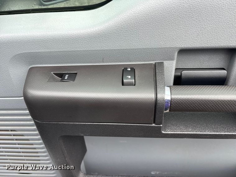image for item EG9131 2016 Ford F250 Super Duty Ext. Cab utility bed pickup truck