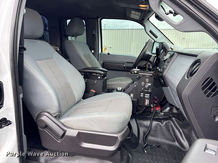 image for item EG9131 2016 Ford F250 Super Duty Ext. Cab utility bed pickup truck
