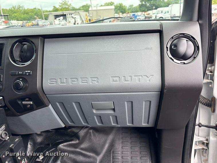 image for item EG9131 2016 Ford F250 Super Duty Ext. Cab utility bed pickup truck