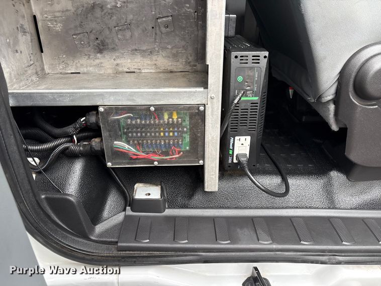 image for item EG9131 2016 Ford F250 Super Duty Ext. Cab utility bed pickup truck