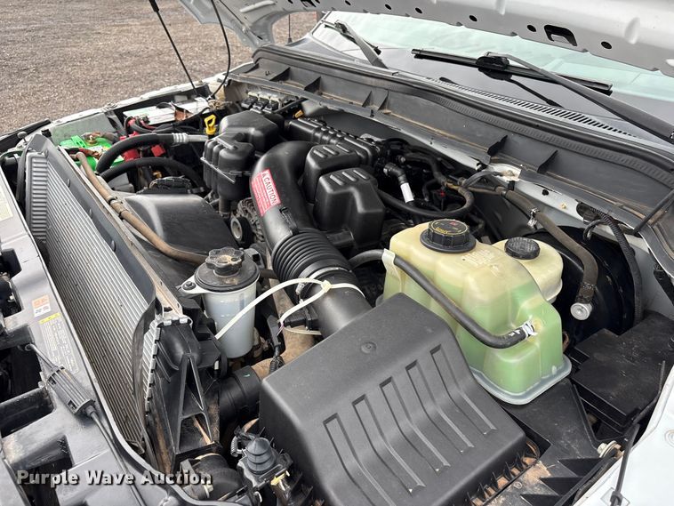 image for item EG9131 2016 Ford F250 Super Duty Ext. Cab utility bed pickup truck