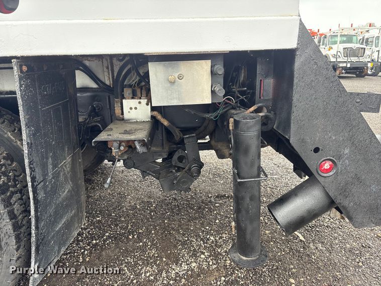 image for item EG9132 2014 Freightliner 108SD Crew Cab utility / service truck