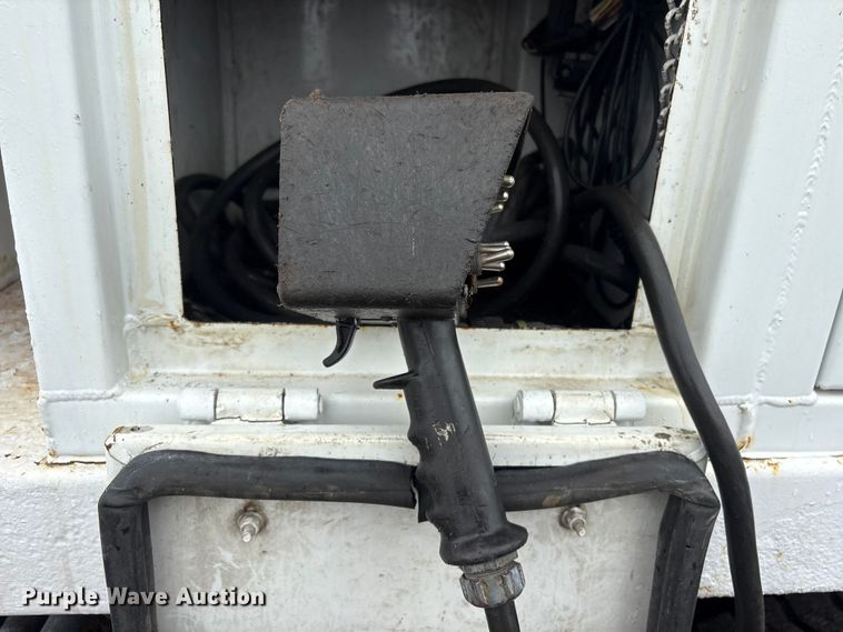 image for item EG9132 2014 Freightliner 108SD Crew Cab utility / service truck