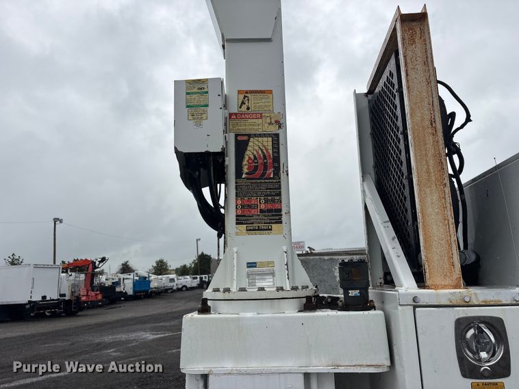 image for item EG9132 2014 Freightliner 108SD Crew Cab utility / service truck