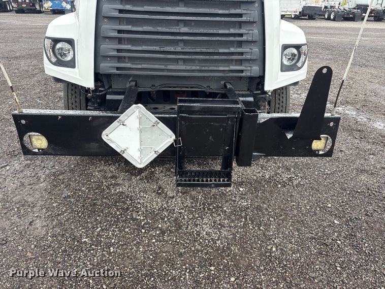 image for item EG9132 2014 Freightliner 108SD Crew Cab utility / service truck