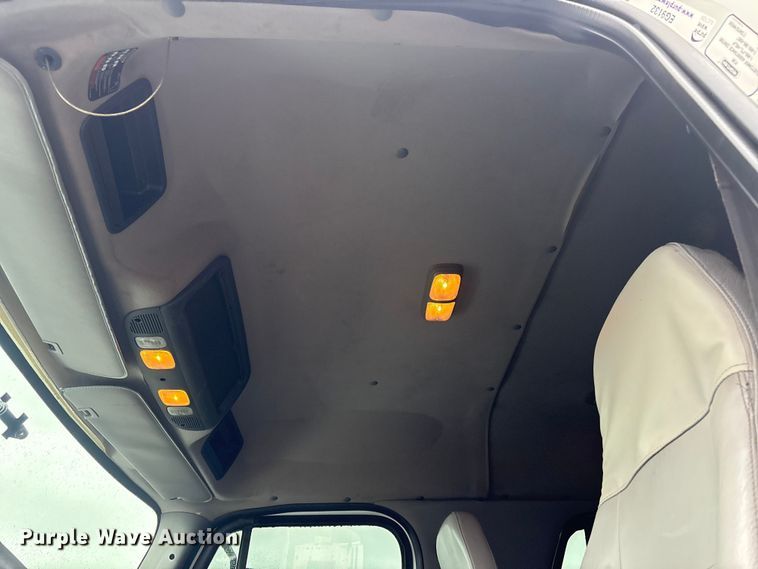 image for item EG9132 2014 Freightliner 108SD Crew Cab utility / service truck