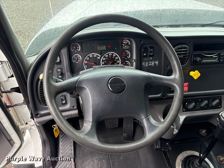 image for item EG9132 2014 Freightliner 108SD Crew Cab utility / service truck