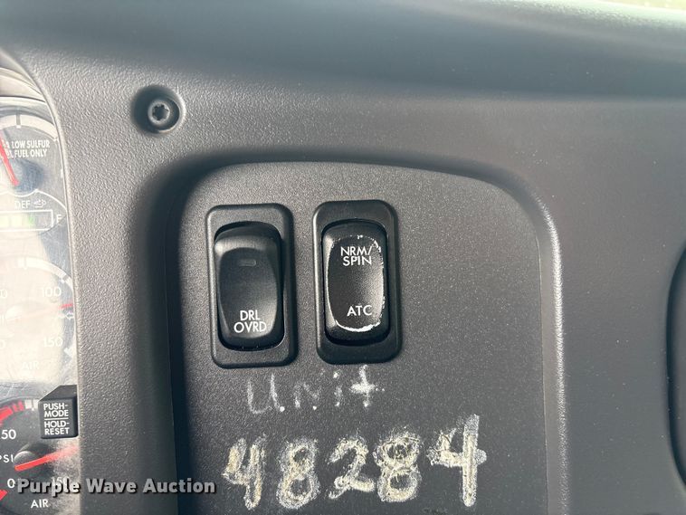 image for item EG9132 2014 Freightliner 108SD Crew Cab utility / service truck