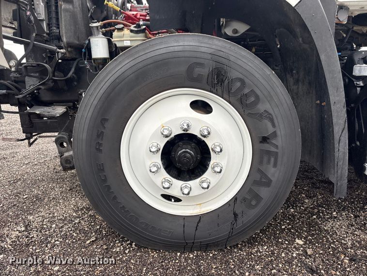 image for item EG9132 2014 Freightliner 108SD Crew Cab utility / service truck