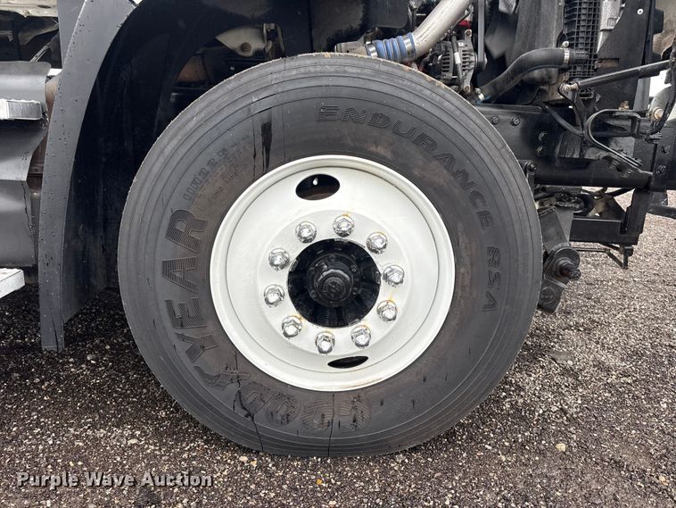 image for item EG9132 2014 Freightliner 108SD Crew Cab utility / service truck
