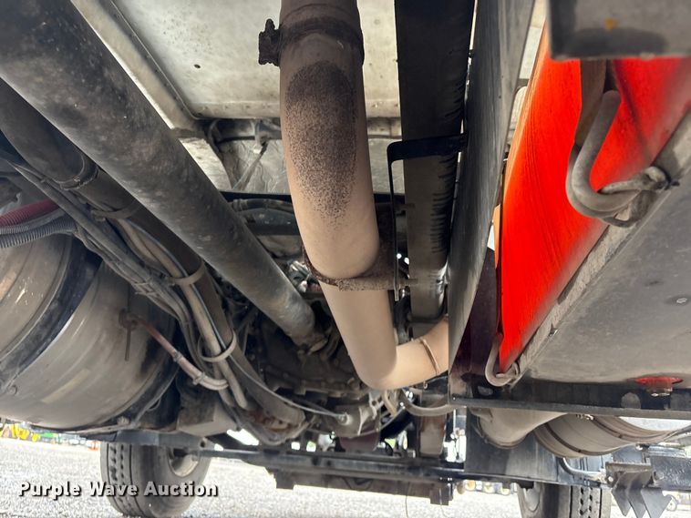 image for item EG9132 2014 Freightliner 108SD Crew Cab utility / service truck