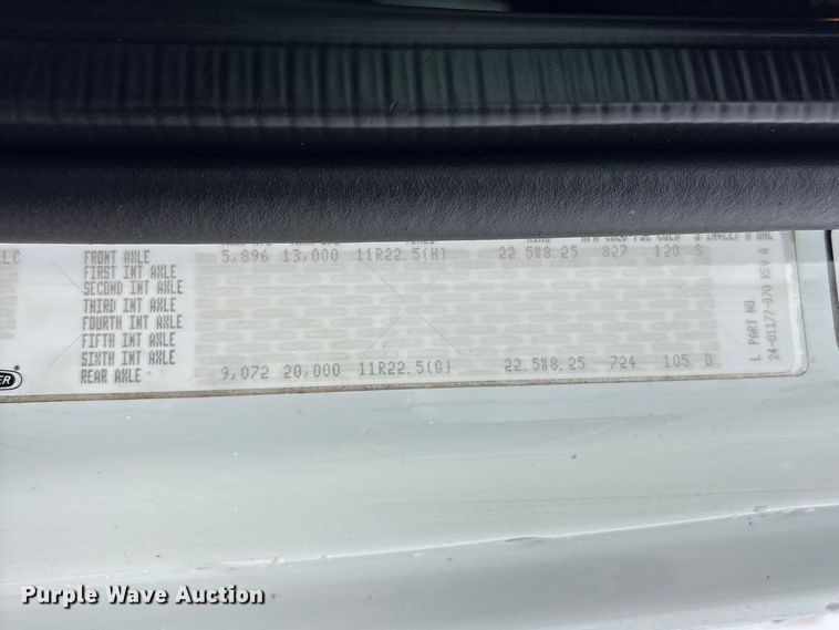 image for item EG9132 2014 Freightliner 108SD Crew Cab utility / service truck