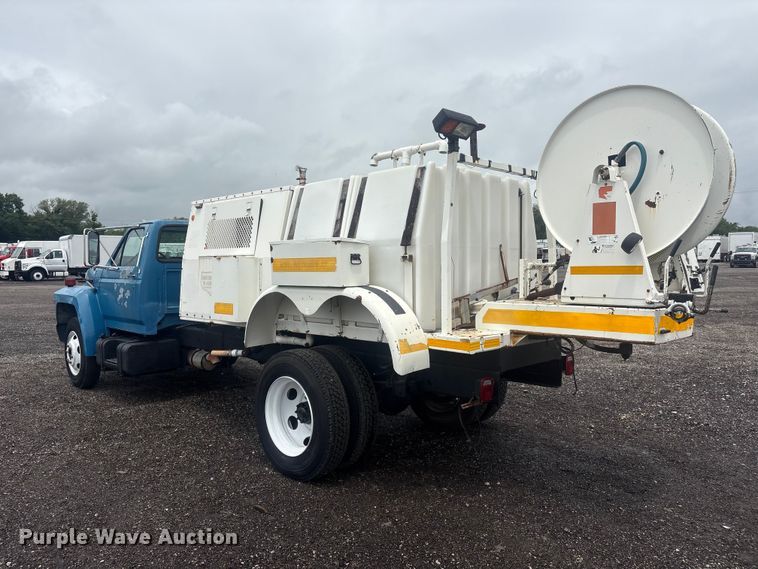 image for item EG9133 1992 Ford F600 sewer jetter truck