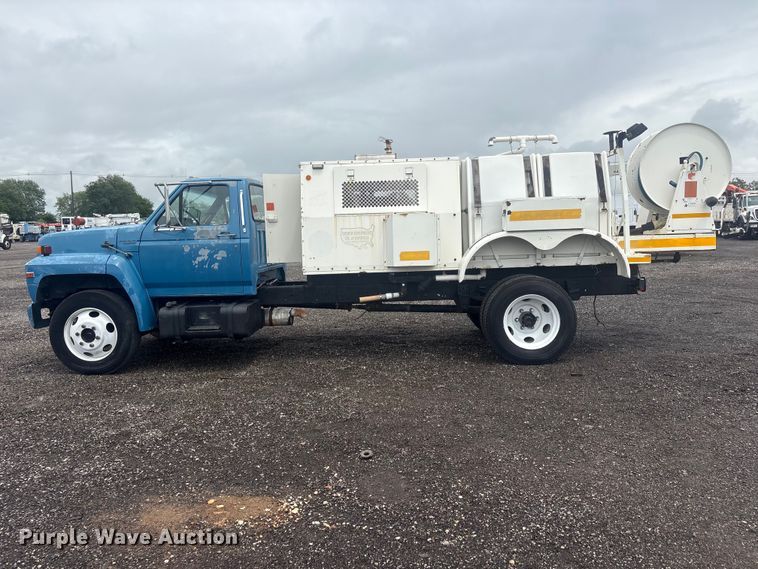 image for item EG9133 1992 Ford F600 sewer jetter truck