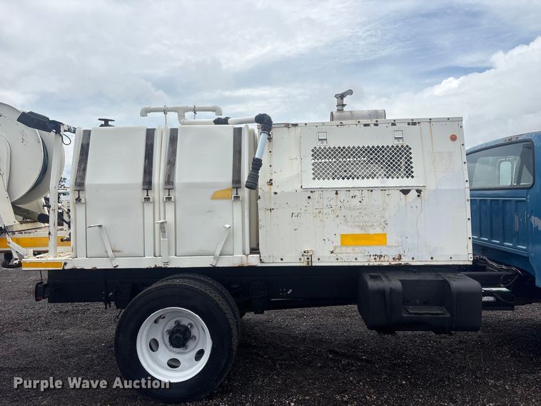 image for item EG9133 1992 Ford F600 sewer jetter truck