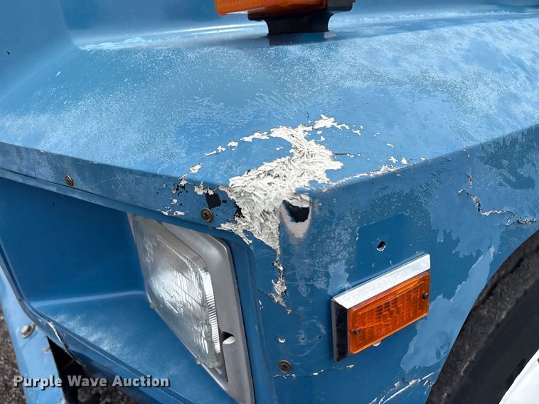 image for item EG9133 1992 Ford F600 sewer jetter truck