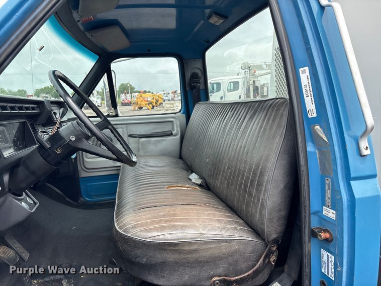 image for item EG9133 1992 Ford F600 sewer jetter truck