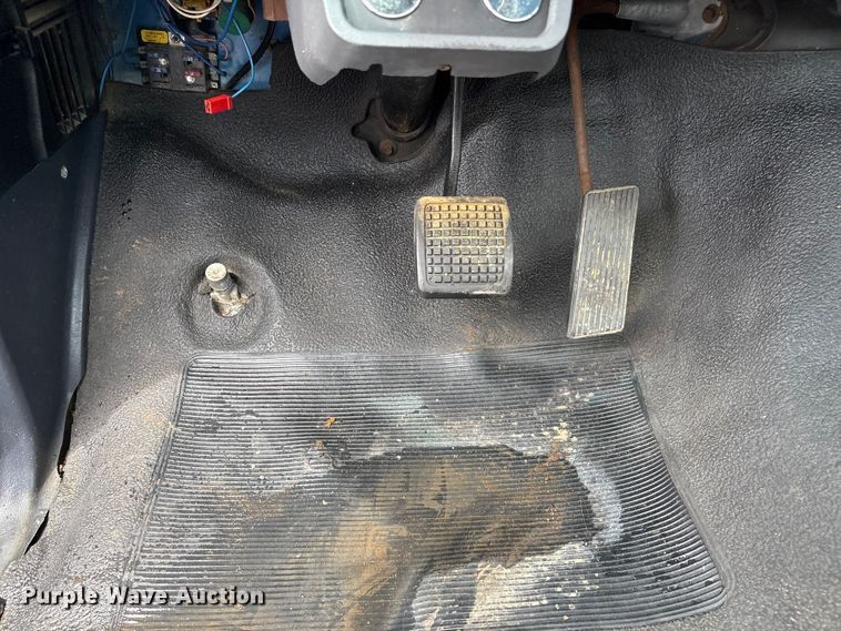image for item EG9133 1992 Ford F600 sewer jetter truck