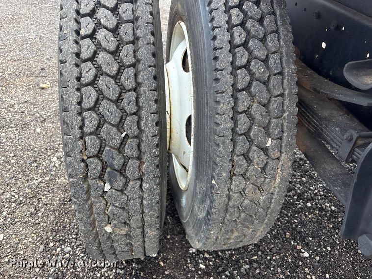 image for item EG9133 1992 Ford F600 sewer jetter truck