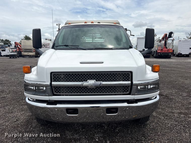 image for item EG9135 2004 Chevrolet C4500 dump truck