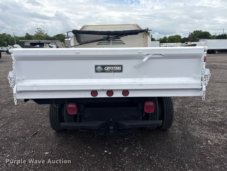 image for item EG9135 2004 Chevrolet C4500 dump truck