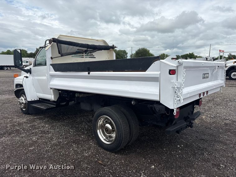 image for item EG9135 2004 Chevrolet C4500 dump truck
