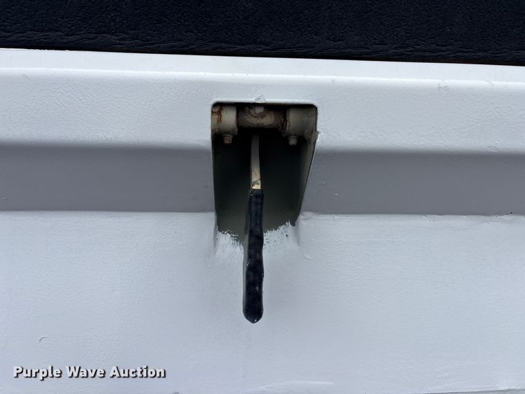 image for item EG9135 2004 Chevrolet C4500 dump truck